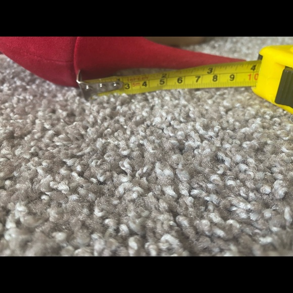 GUESS Ambelu Medium Red Suede Pump 4” Size 10M Pre-owned With Box. - Picture 8 of 12